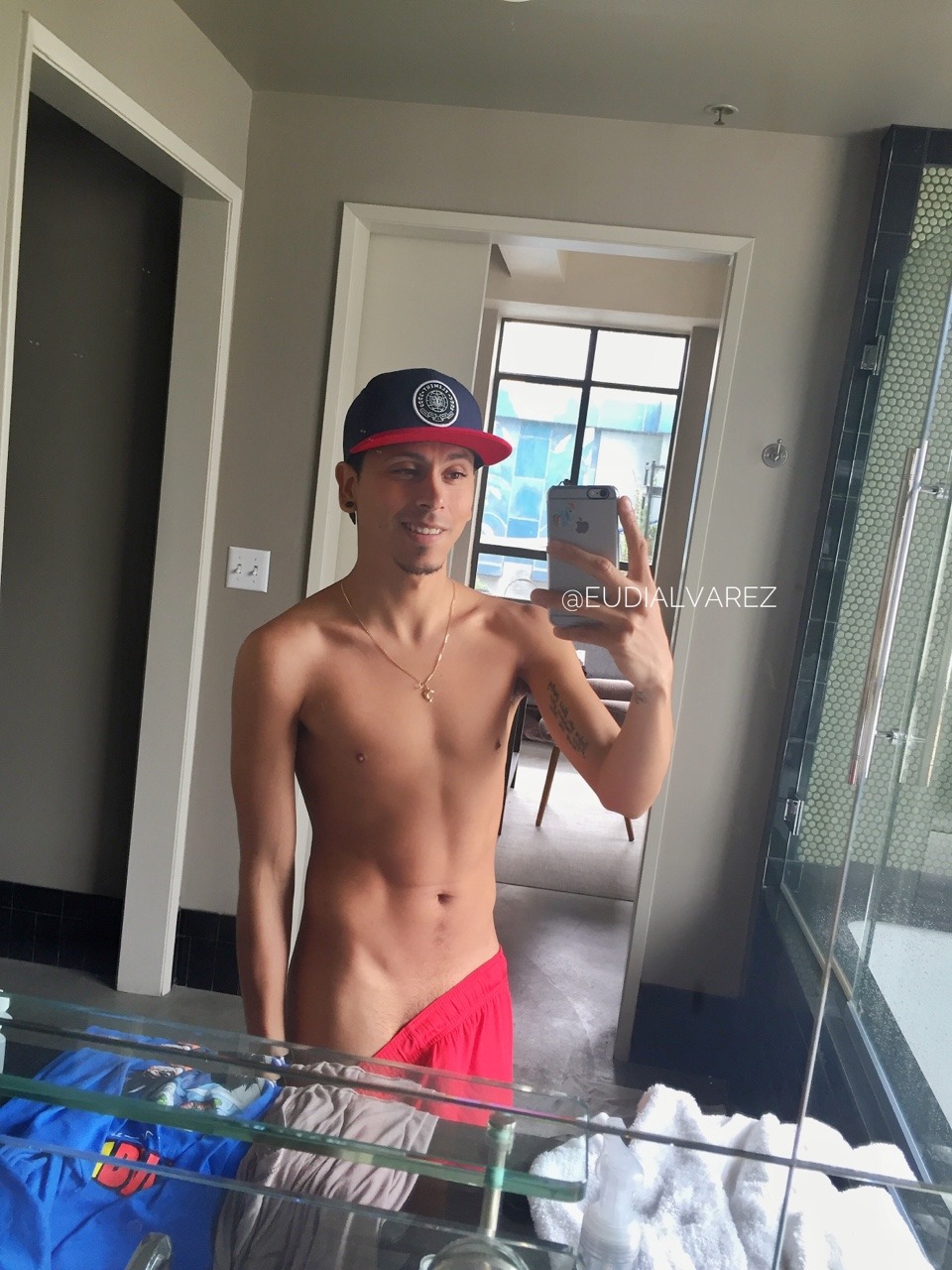 eddiebambino:  FACT: I don’t wear underwear when I have shorts on 🍆 🙈 btw