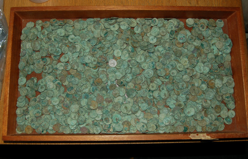 ancientart: The Frome Hoard: the largest collection of Roman coins found in a single container. Dave