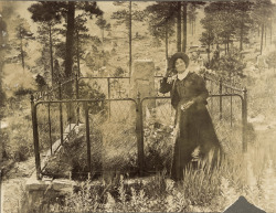onceuponatown: Calamity Jane at the grave of Wild Bill Hickok, Deadwood, South Dakota, 1903.