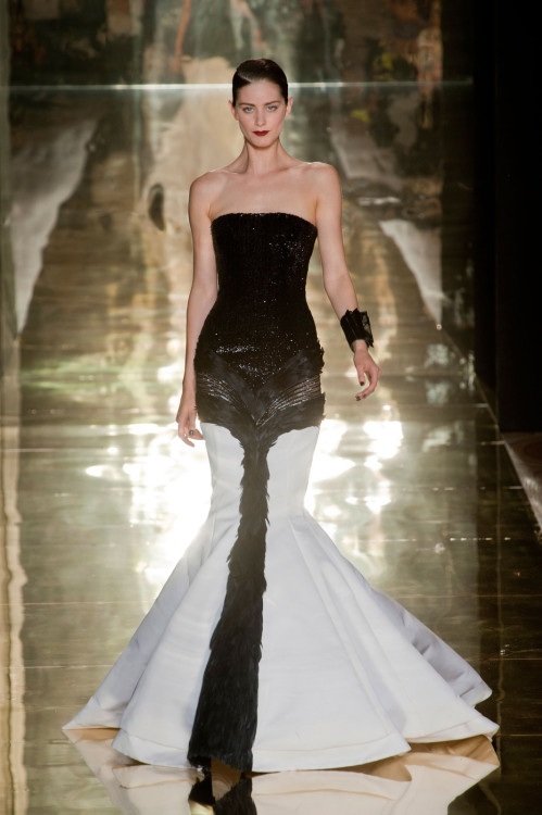 lamorchemoveilsoleelaltrestelle:Georges Chakra, Fall 2012 Couture