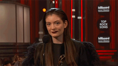 elemeno-pee:Lorde wins Best Rock Song and is understandably confused 