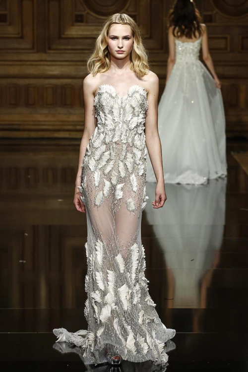 rattle-and-burn:zealous4fashion:Tony Ward Couture Fall 2016 Collection 3/3