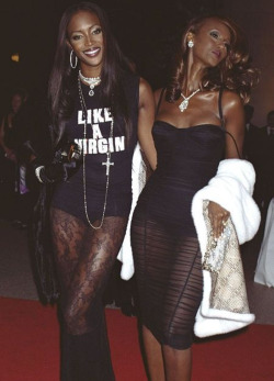 duneve:  Naomi Campbell & Iman, late