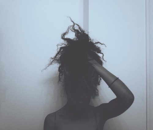 artposer: I used to be to scared and self-conscious about wearing my hair natural. I grew up in an e