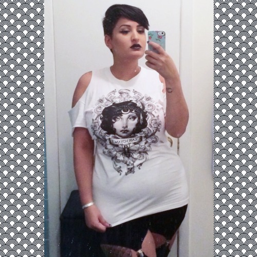 darshanapathak:  So I recently had the pleasure of befriending one of the sweetest people ever medusadollmaker ,  she is just such a ray of sunshine with her kind and upbeat self, she shared some of her love my way and sent me one of her t-shirts that
