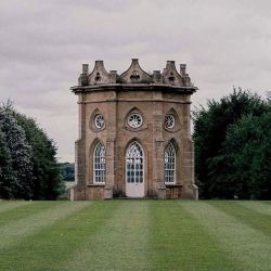 andantegrazioso:Temple in  Bramham Park 