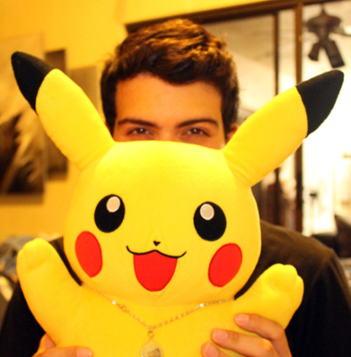 pokemon-global-academy:Look who drop by to said hi, yeah Manuelo el Pikachu &lt;3 