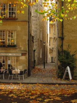 octoberyet:  Autumn in Bath, England  that’s