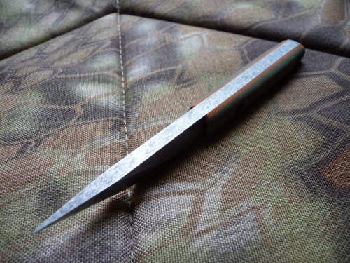 ru-titley-knives:  OD shard .5mm thick etched and stonewashed 52100 (L3) steel shard kiridashi with OD green G-10 over orange G-10 liners and CF pins .Custom knives , sheaths and gear from rtknives@hotmail.com 