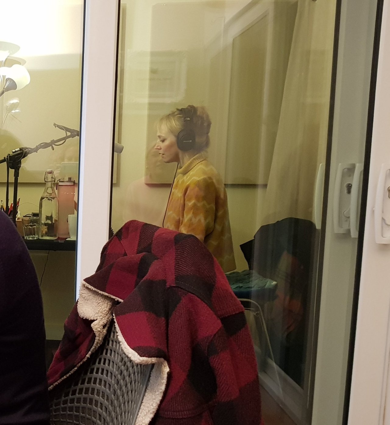 @Sophiemorme: Totally amazing watching Hattie Morahan give Alexandra a voice while reading #TheFoundling audiobook by @stacey_halls today. Cannot wait to hear the whole book! [x]