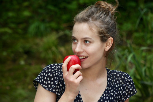 Lou de Laâge as Claire in “Pure as Snow” (”Blanche comme Neige”)