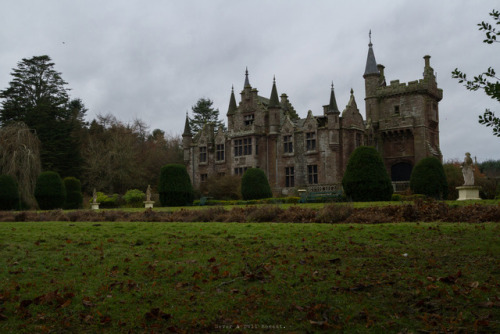 neveradullmo:Abandoned Castle.