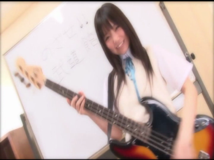 Cosplay Girl Tsubomi (K-On)  VIDEO -  https://www.facebook.com/photo.php?v=677285432330940