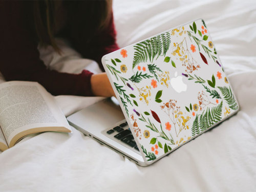 littlealienproducts: Floral Macbook Decal by LaurenbyDesign