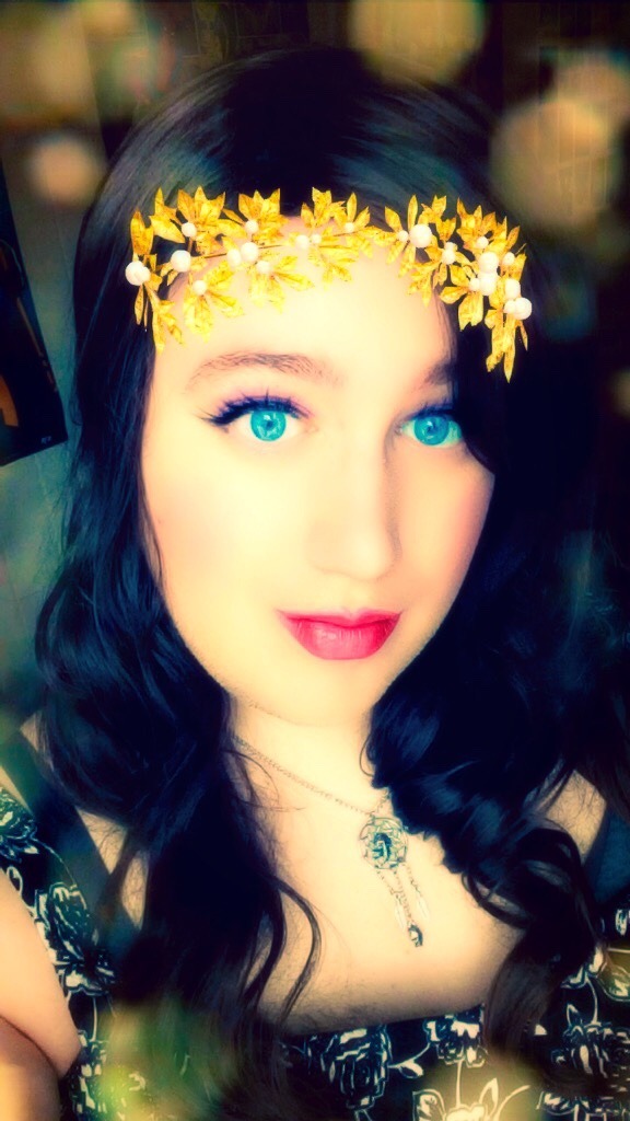 ashleyaurora:  Playing around with some snapchat filters! What do you think?😁💋💜