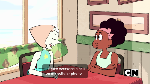lcpislczulii:  Pearl + Her New Cell Phone