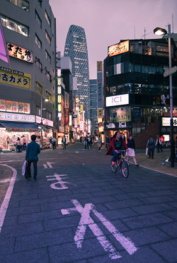 inefekt69:  Shinjuku - Tokyo, Japan