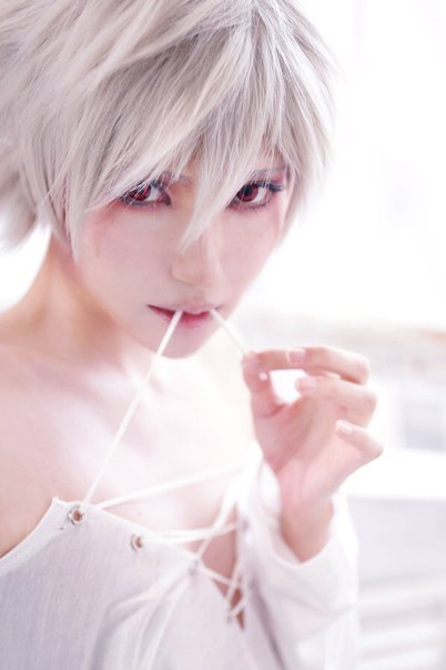 bishounenirl: Kaworu Nagisa cosplay by Est.Est is known for his androgynous beauty which allows him 