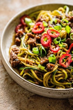 foodffs:  SHANGHAI ZOODLESFollow for recipesIs