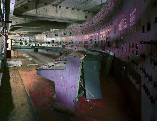 likeafieldmouse:  Robert Polidori - Control Room, Reactor 4, Chernobyl (2001) 