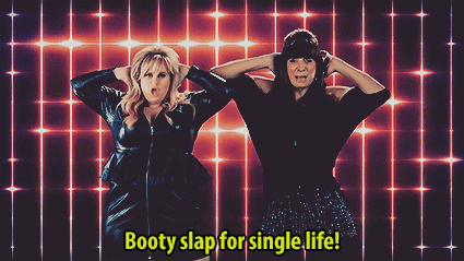 Booty slap for single life. ©