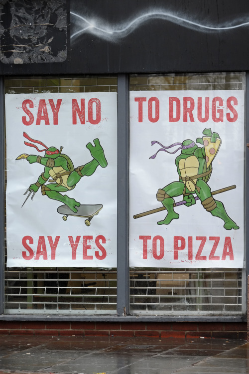 amazon-official:  fishbug:  SAY NO SAY YES TO DRUGS TO PIZZA  sounds like the lyrics to a punk song written by someone with a netflix subscription 