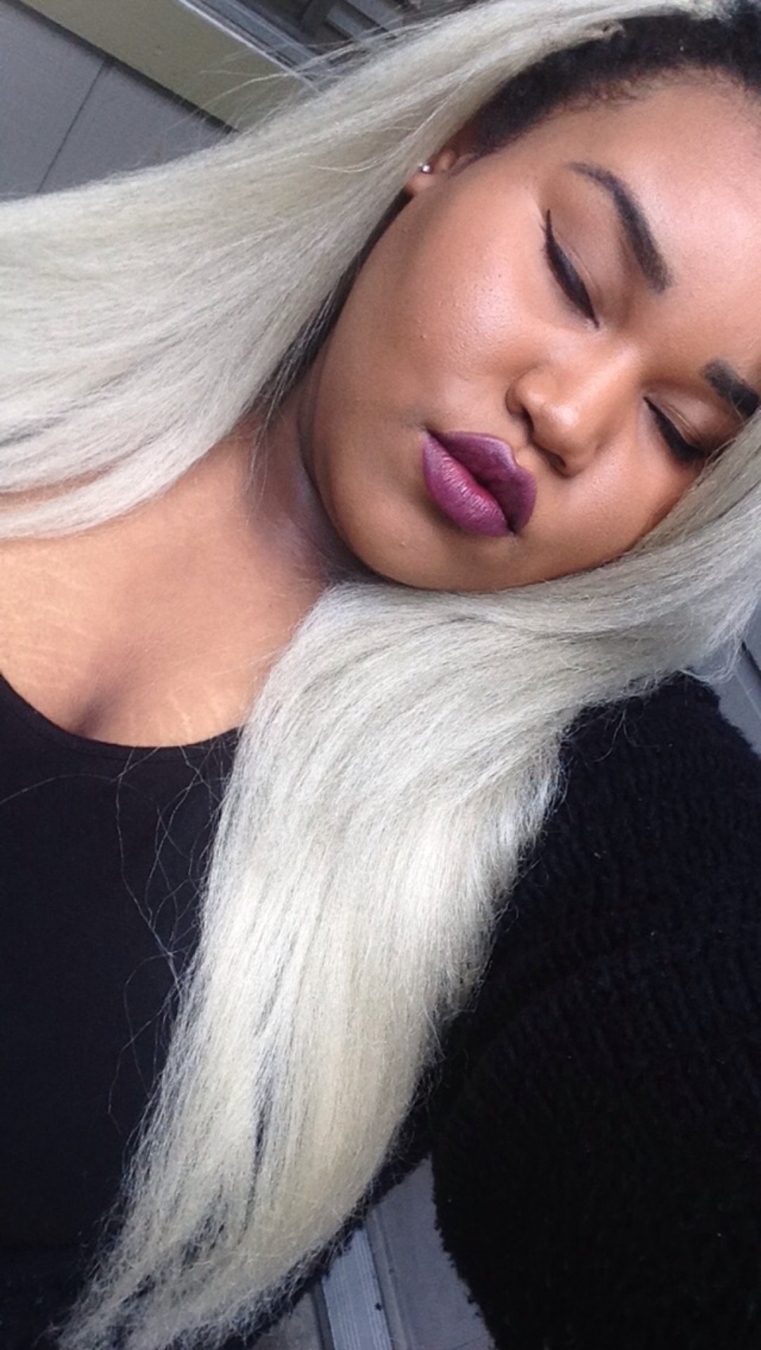 dynastylnoire:  fanm-tris:   HAPPY BLACKOUT!!! 😘😘  ~My first looks of the year