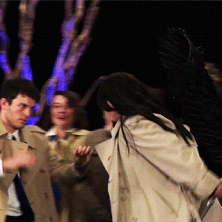 theflavourofyourlips:  Misha helps judge Cas costume contest(x) 