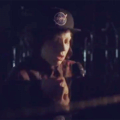 |-/