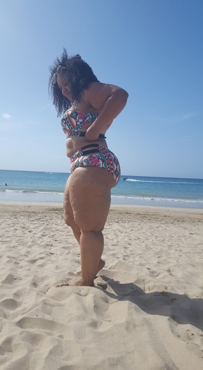 planetofthickbeautifulwomen2:  Thick Beauty Annie @ Showing Plus Size Confidence @ The Beach in Puerto Rico