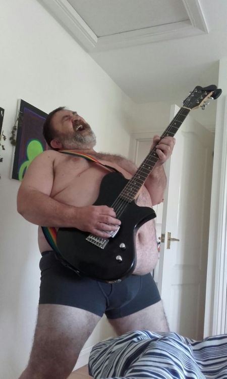 big-gs-blog:  Big G rockin out on a Thusday adult photos