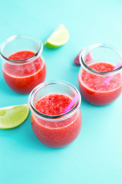 veganfoody:  Strawberry Lime CoolerA delicious,