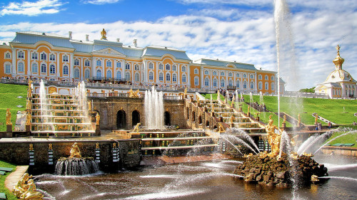 Peterhof Palace (Saint Petersburg, Russia).