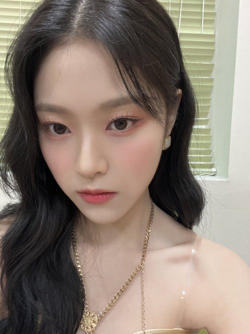 [SNS] 220526 | loonatheworld update - HyunJin  [#현진 / #HyunJin] Did you guys enjoy Qu