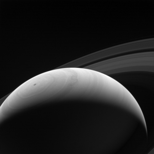 the-beauty-of-space:  Sunrise over Saturn