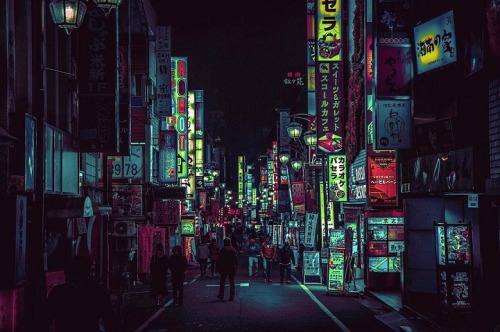 jedavu:    Photographer Gets Lost in the Beauty of Tokyo’s Neon Streets at Night    Liam Wong injects a unique cyberpunk flavour into his images, casting a light upon the dark corners and back alleys that twist throughout Tokyo. His photographs manage