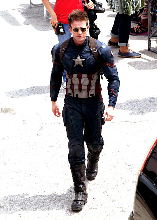 dailymarvel:   Chris Evans on the set of “Captain America: Civil War.   