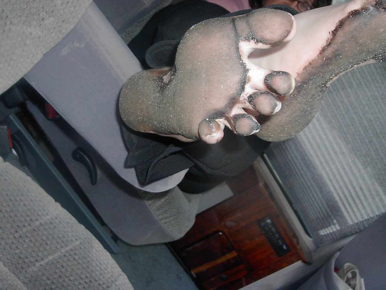 femaledirtyfeet:  Last set of Cindy’s feet