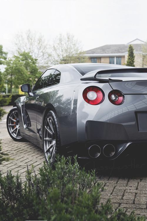 stayxdope:  GTR !!! 