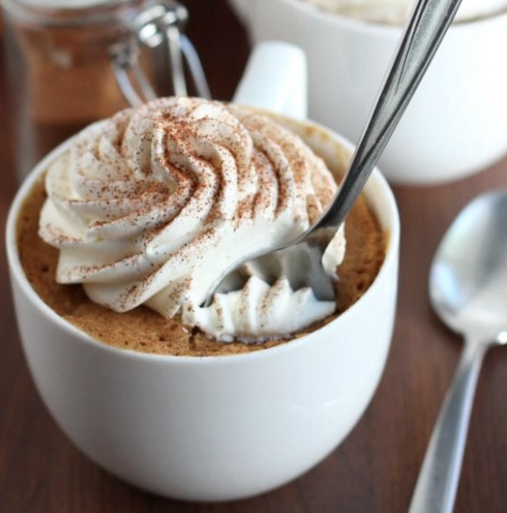 dizzymaiden:  Pumpkin Spice Mug Cake by bettycrocker: If you’ve never made a mug
