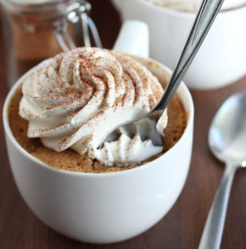 dizzymaiden:  Pumpkin Spice Mug Cake by bettycrocker: If you’ve never made a mug cake before, you are in for a treat. You can satisfy your cake craving in 5 minutes.