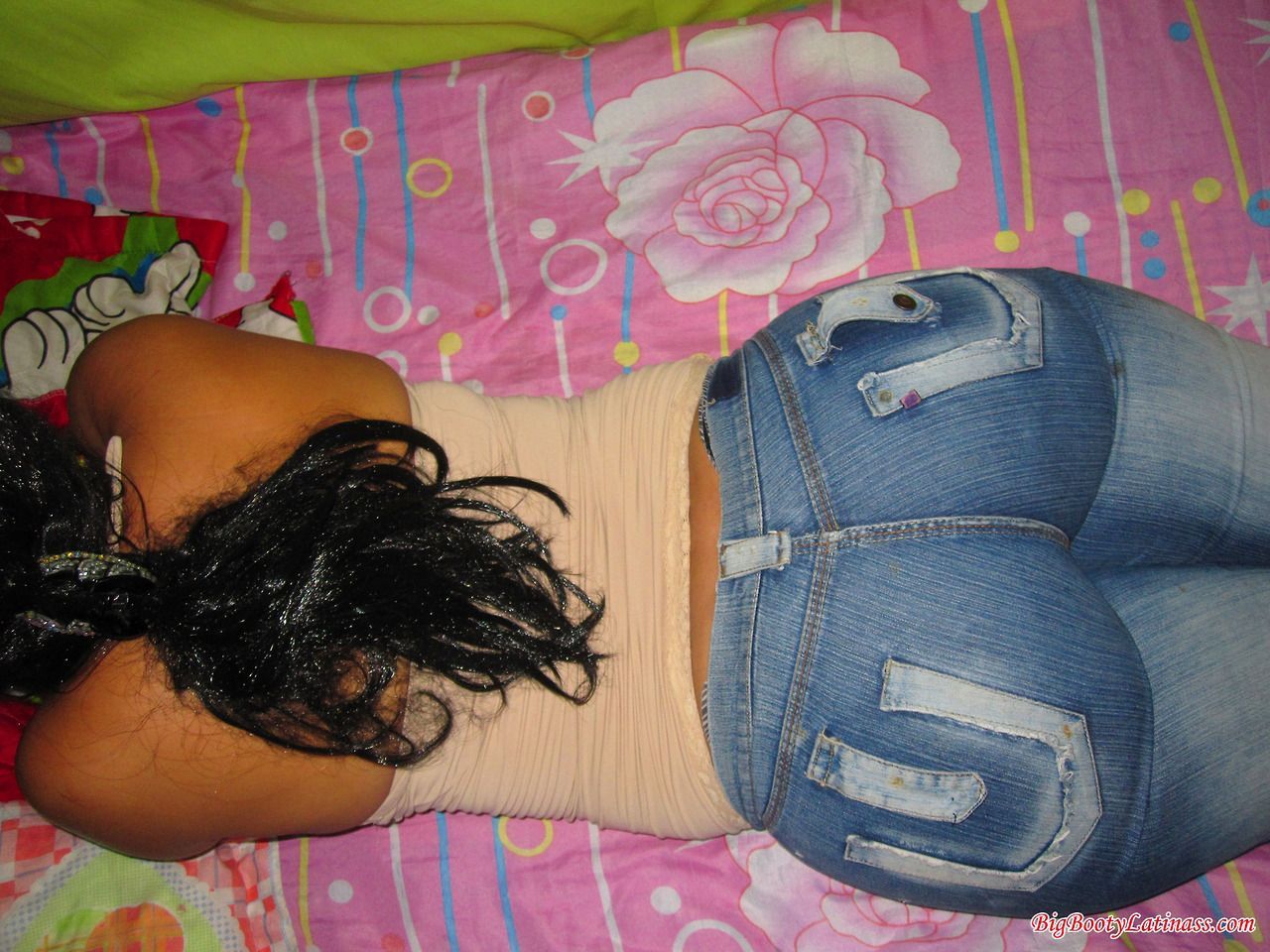 vrnb1978:  Dem jeans…
