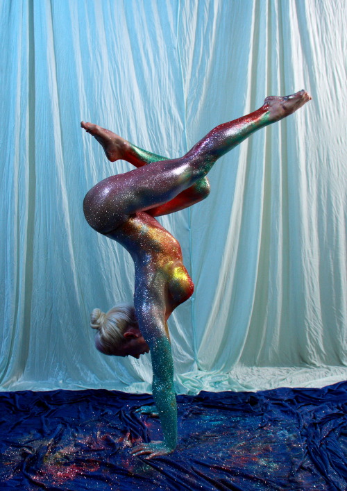 freeflowinsoul:  loveismindexpansion:  dreaming-and-seeking:  riothooping:  Best thing I’ve ever done:  Put glitter all over my body. Worst thing I’ve ever done:  Put glitter all over my body. Enjoy. Kayla Dyches:  www.riothooping.com  Glitter
