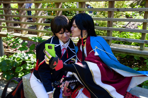 thecrippledmuse:And of course, self indulgent OTP photos with tiny wife. Horikawa keeps him in lin