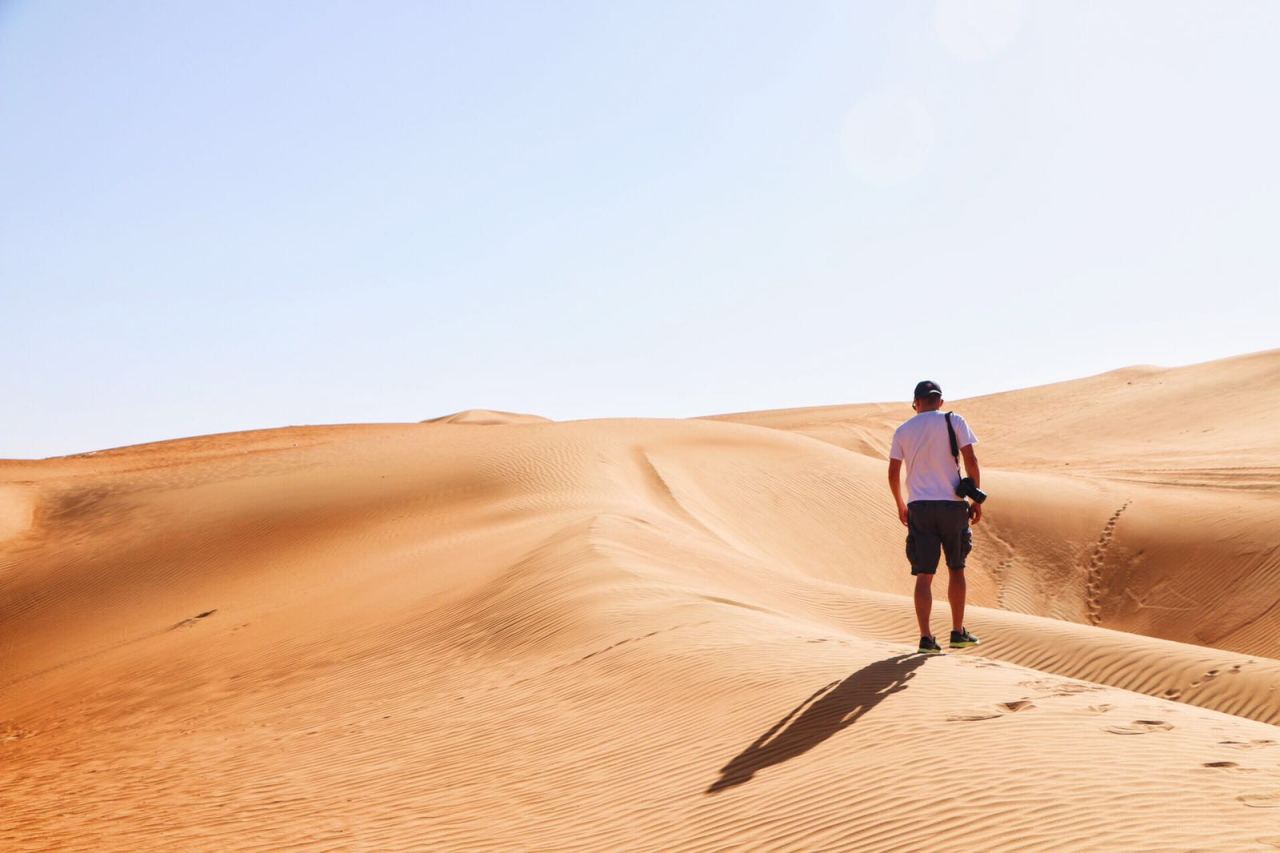 photo art Encadrée Imprimer-sahara desert Arabian people walking Les Sables