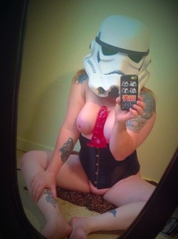 ginger-sith:  savingthrowvssexy:  Fantastic submission from the always sexy ginger-sith!!  Thank you savingthrowvssexy for featuring me   that light-saber often comes in handy
