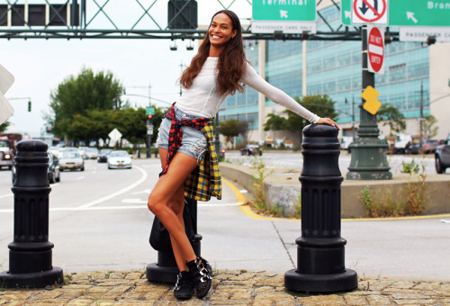 After misinterpreting directions resulted in her striking a Hollywood pose at the corner of Broadway