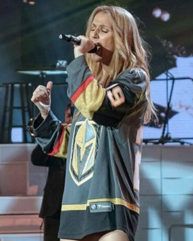 FAMOUS PEOPLE WEARING HOCKEY JERSEYS — Kevin Smith in a Big Silly