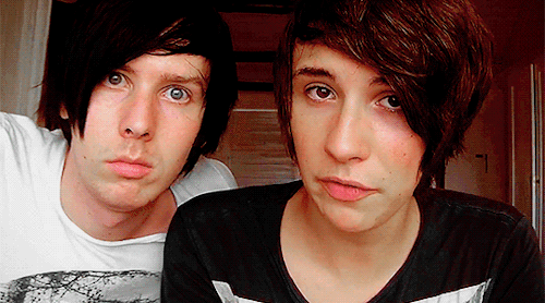 ppkrits:random dan and phil gifsets 6/?dan vs. phil