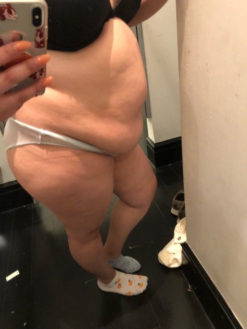 poccharifeedee: Fitting room chronicles